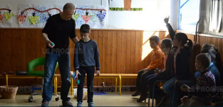Le Progrès – Ateliers Brain Ball à l’école Louis Chambard
