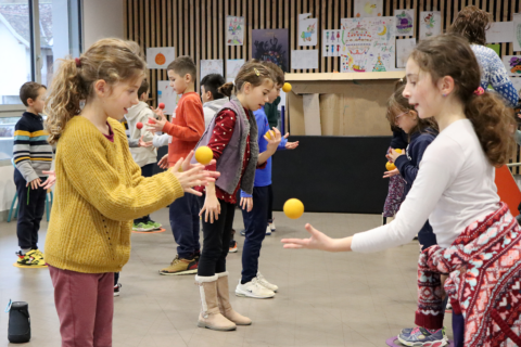 école classe jonglage brainball