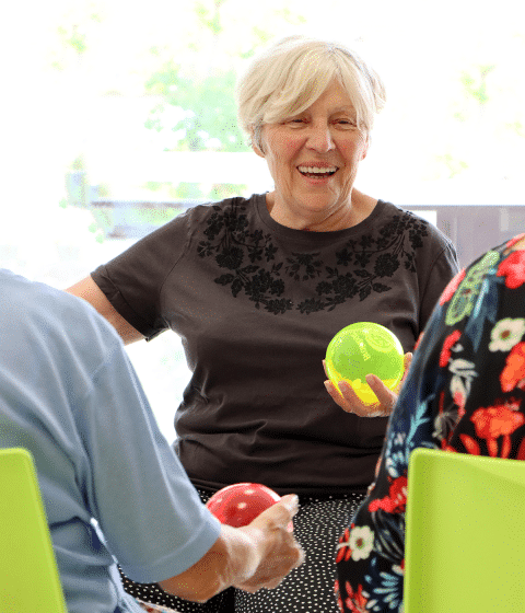 Brain Ball Bien Vieillir Femme ballon sourire