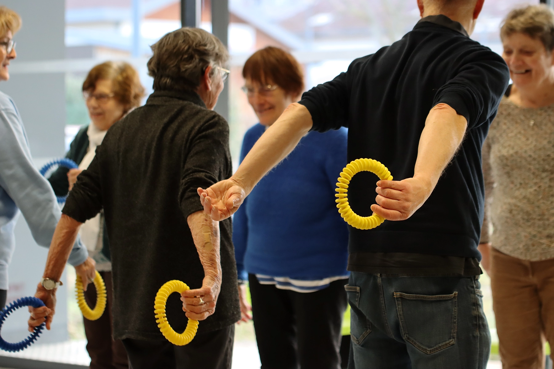 Ateliers de prévention des chutes seniors avec le Brain Ball