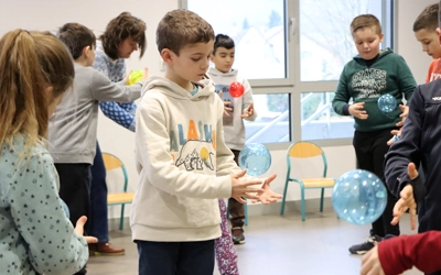 Pauses actives en classe avec Brain Ball